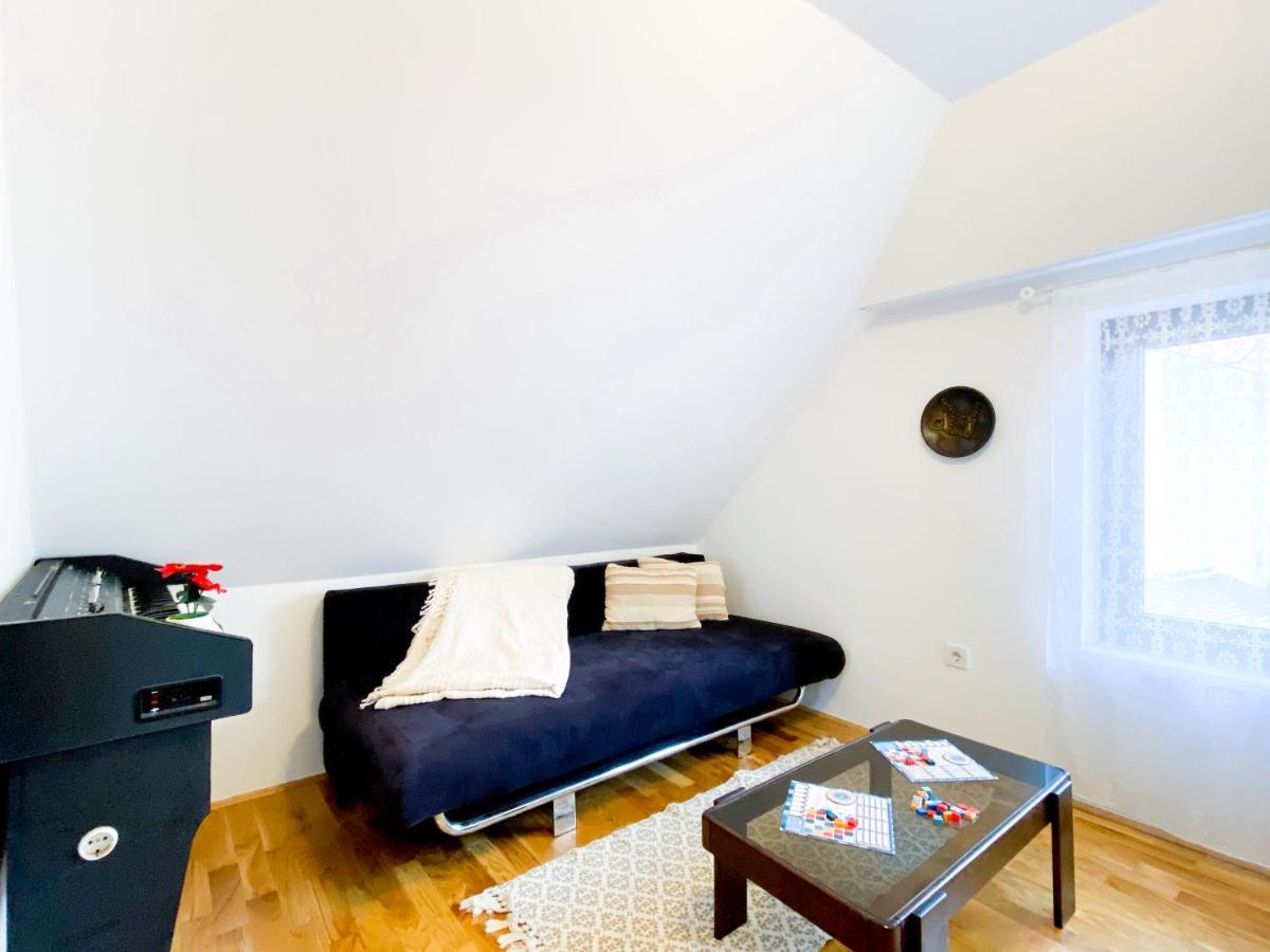 Apartment Mletacka Zagreb Exterior photo